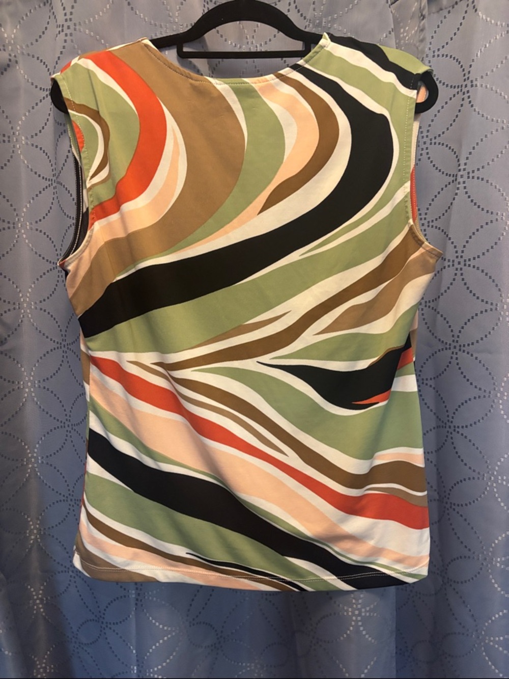 New York & Co. Stretch Sleeveless V-Neck Printed Camisole - Green Multi - Picture 2 of 3